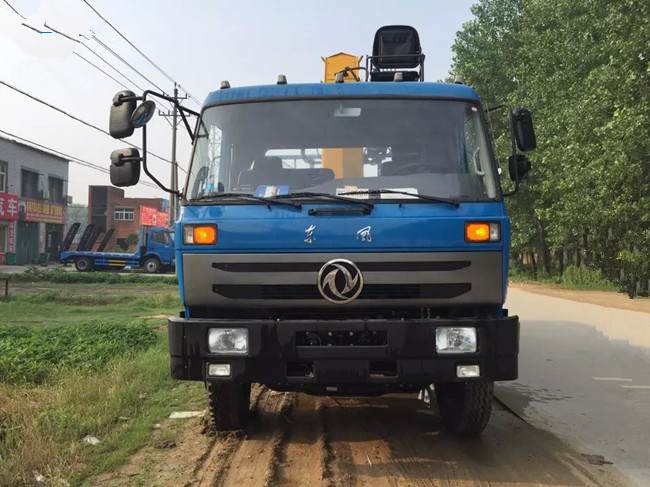 東風(fēng)145隨車吊