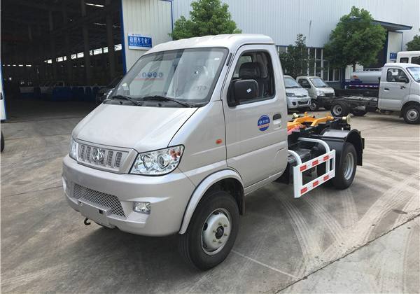 長安3-4方勾臂式垃圾車