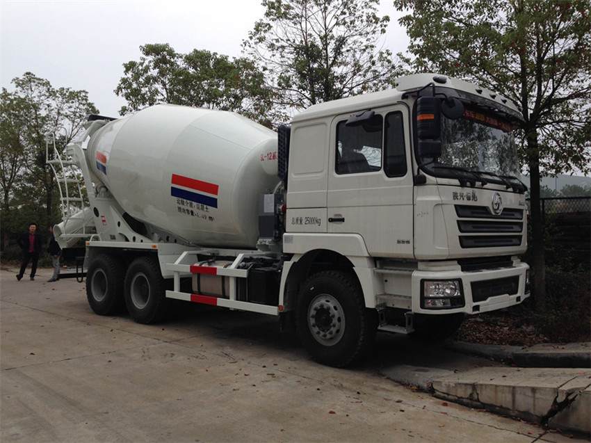 陜汽德龍水泥攪拌車