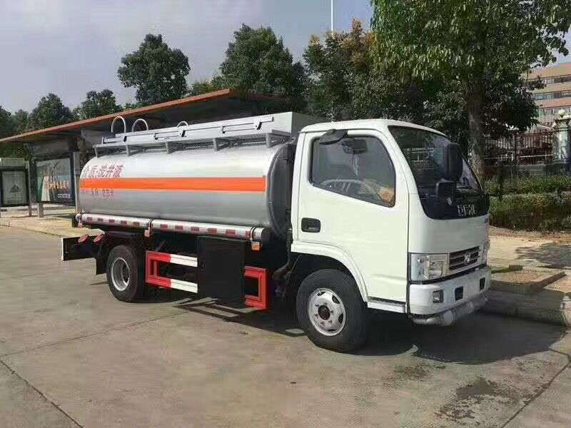 國五東風5噸小型加油車