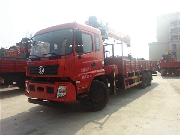 東風后雙橋三一12噸隨車吊