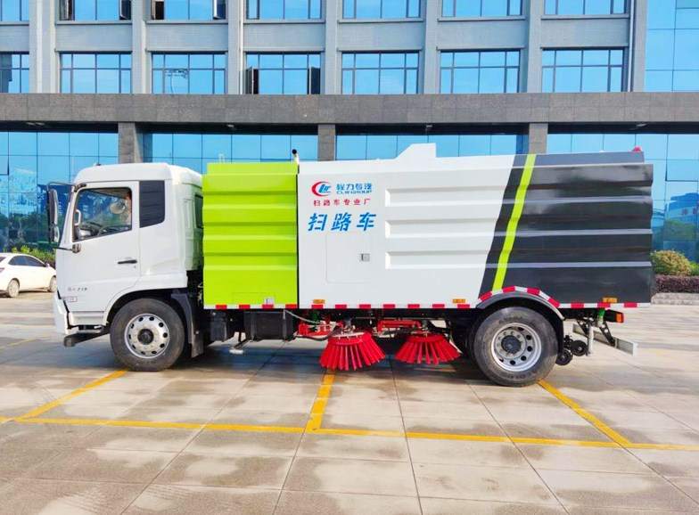 東風天錦12方掃路車