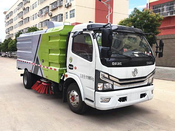 東風多利卡8方掃路車