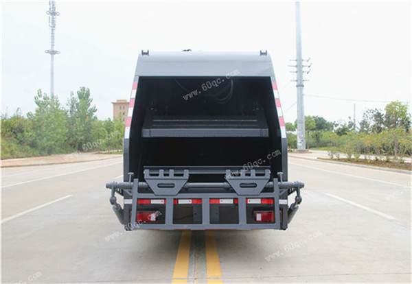 國五東風7方壓縮式垃圾車