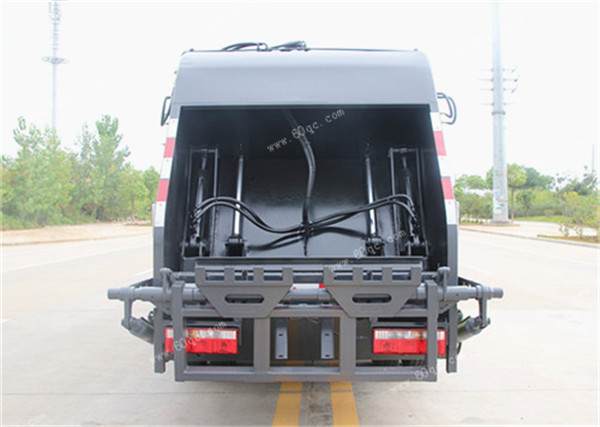 東風小多利卡壓縮式垃圾車