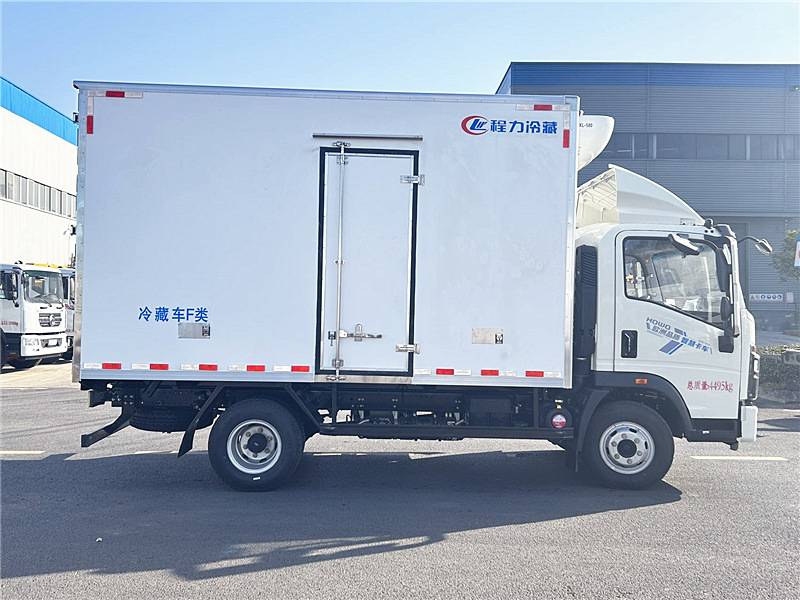 重汽豪沃統帥寬體冷藏車