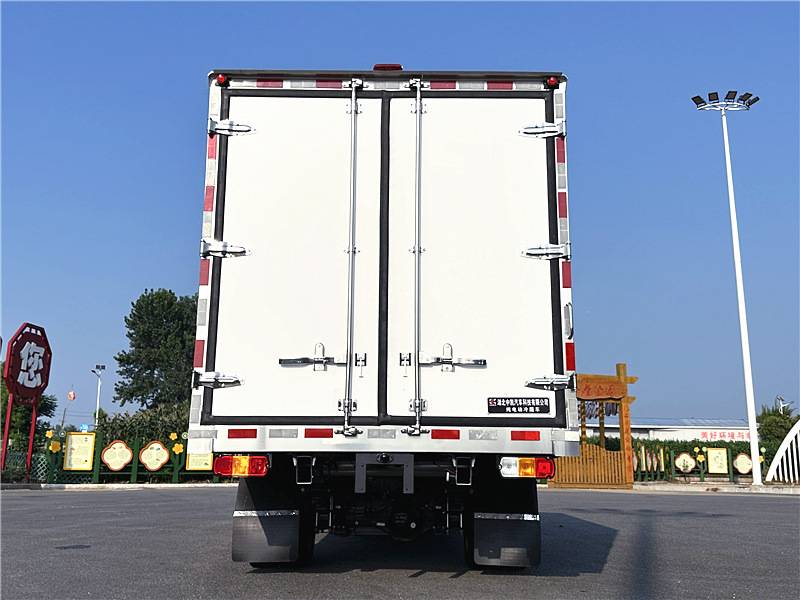 五菱黃金卡純電冷藏車 五菱黃金卡純電冷藏車