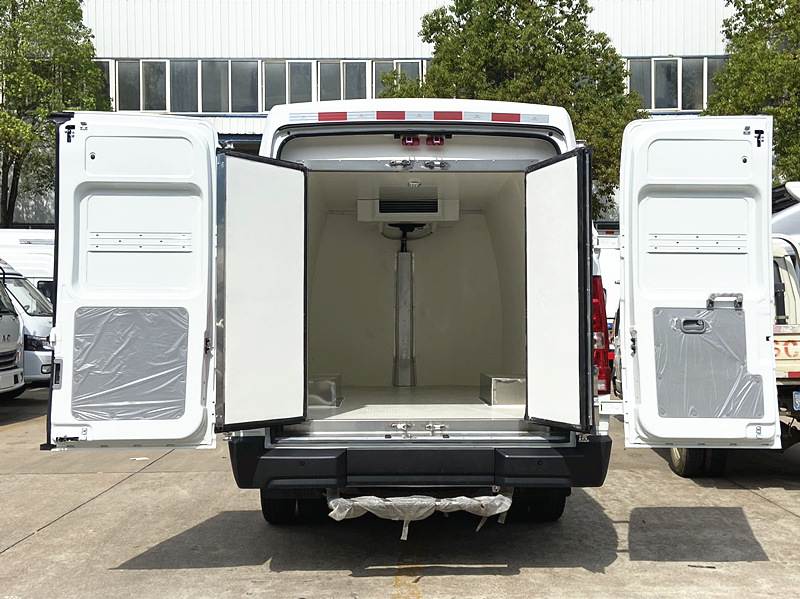 依維柯長軸短軸冷藏車