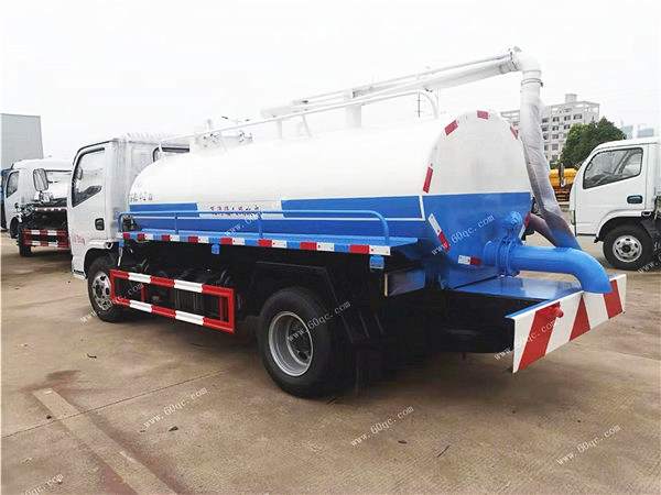 東風(fēng)福瑞卡5方吸糞車
