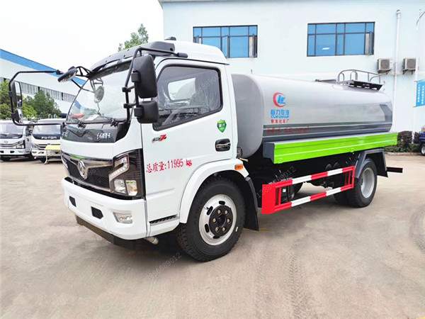 8噸灑水車
