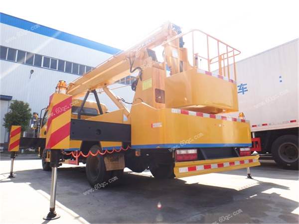 東風(fēng)多利卡D7高空作業(yè)車