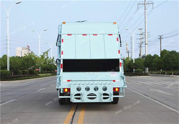 東風(fēng)天錦壓縮式垃圾車