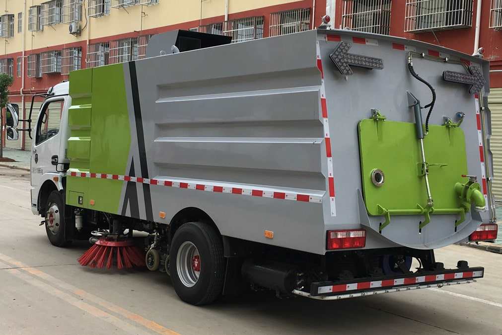 國(guó)六東風(fēng)5噸洗掃車