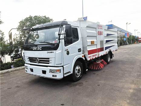 東風(fēng)多利卡D7掃路車(chē)軍工產(chǎn)品發(fā)河北張家口！